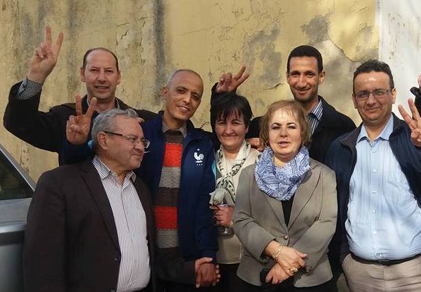Noureddine Kerrouche (troisième à partir de la gauche) avec le collectif d'avocats du RCD. D. R.